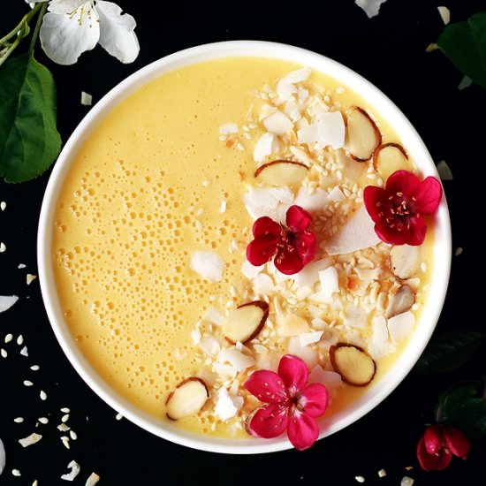 Mango Pineapple Smoothie Bowl