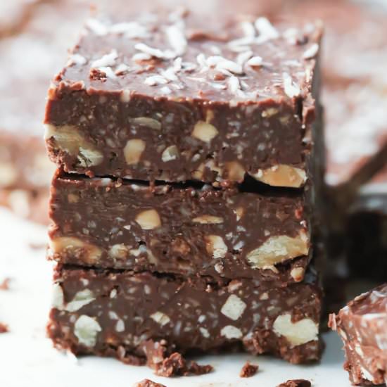 Low-Carb No-Bake Chocolate Coconut Bars