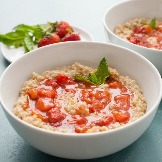 Strawberry Rhubarb Oatmeal Bowls