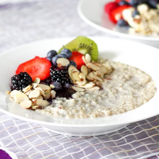 Fruit and Nut Quinoa Breakfast Bowl