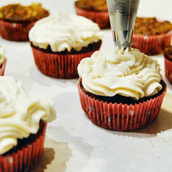 Vegan Carrot Cupcakes with Frosting