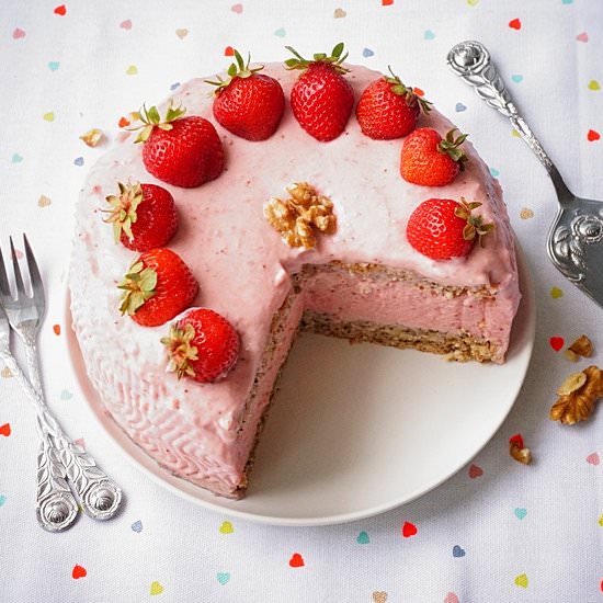 Strawberry and Walnut Cake