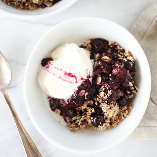 Simple blueberry crumble