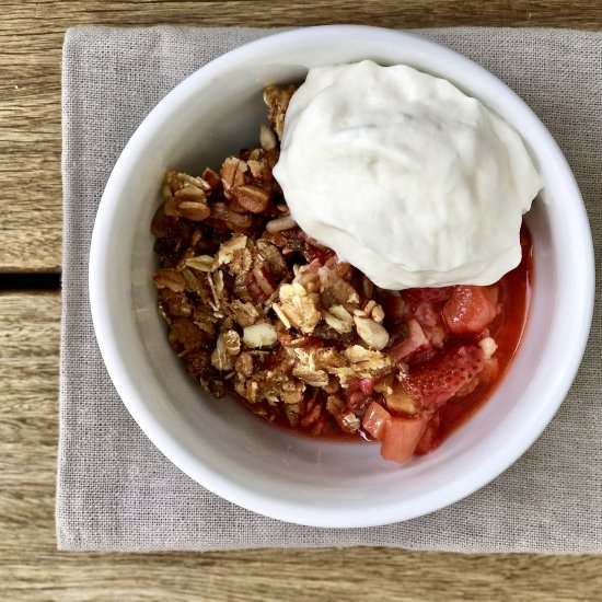 Strawberry Rhubarb Muesli Crips