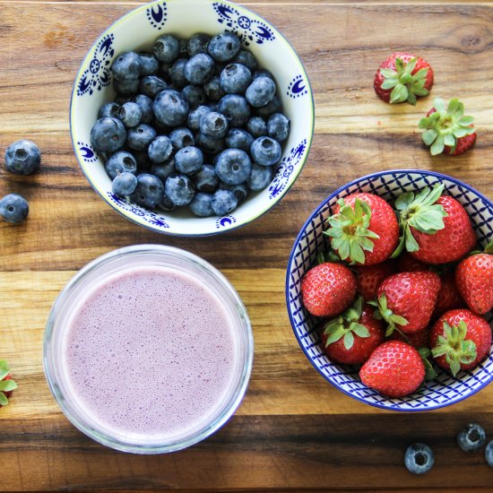 Low Sugar Berry Smoothie