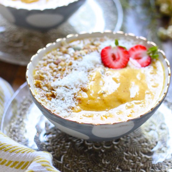 Peach Turmeric Smoothie Bowl