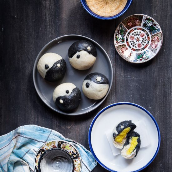 Yin Yang Mung Bean Paste Buns