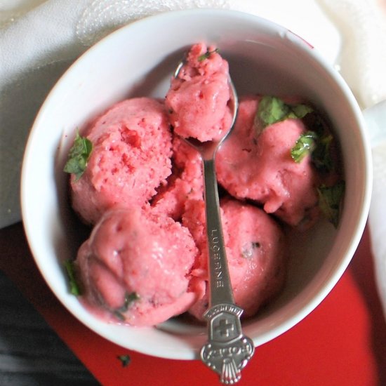 Strawberry Basil Frozen Yogurt