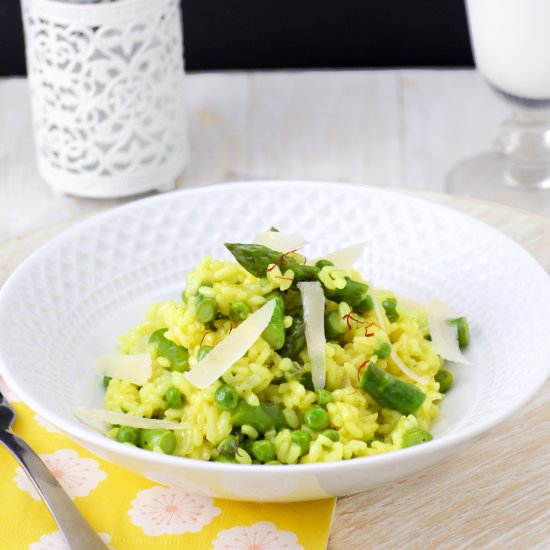 Saffron asparagus risotto