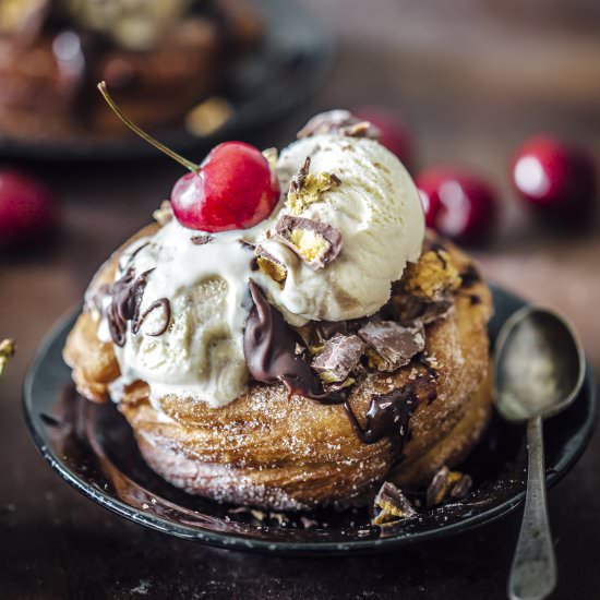 Churro Bowls with Ice Cream