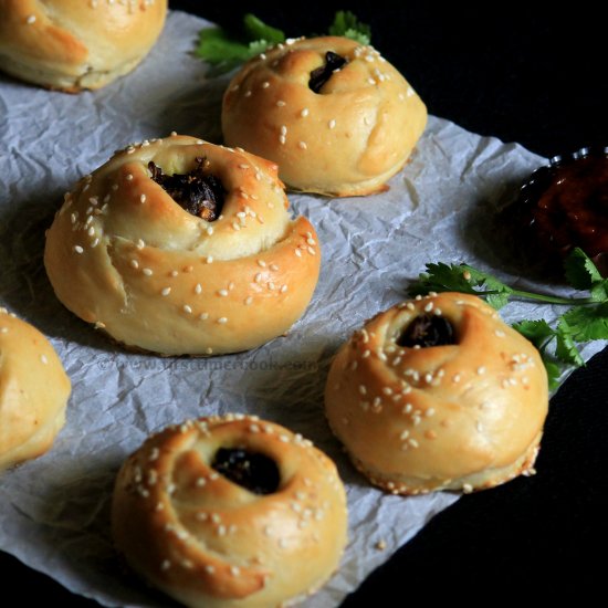 Rose Buns with Stuffed Mushroom