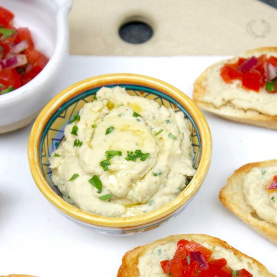 Crostini with Cannellini Beans