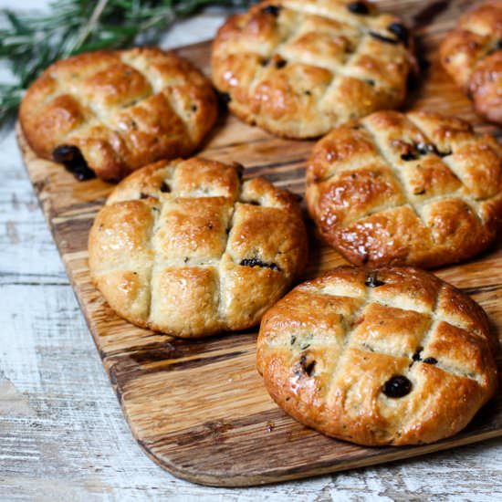 Rosemary Raisin Buns