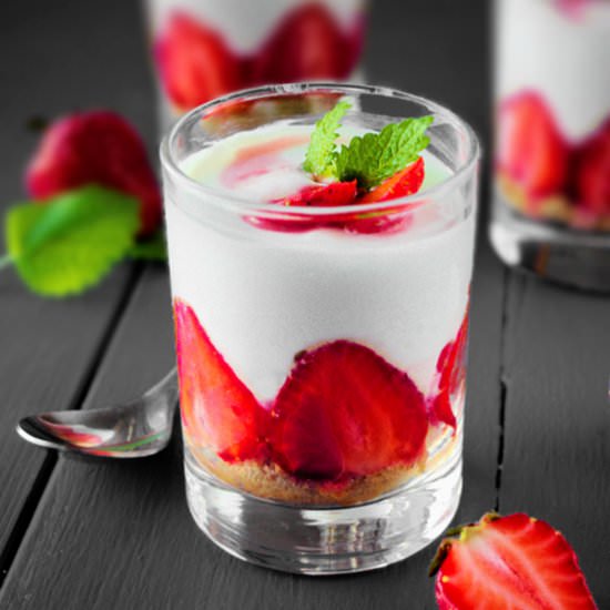 YOGURT STRAWBERRY APPETIZER