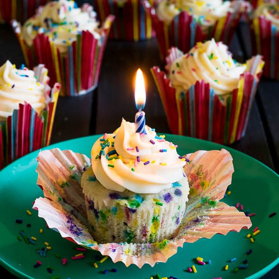 Vanilla Funfetti Birthday Cupcakes