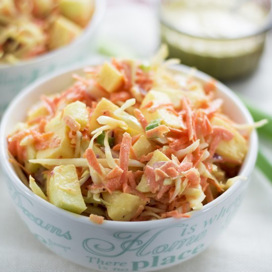 EASY APPLE AND CARROT SALAD