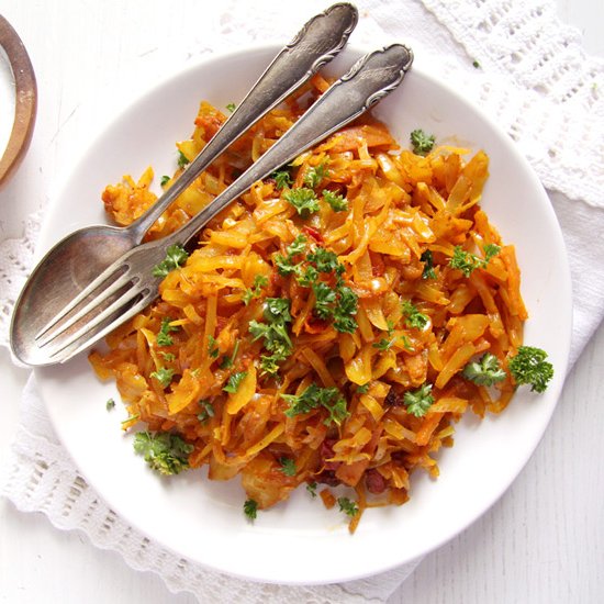 Spicy Cabbage Turmeric Stew