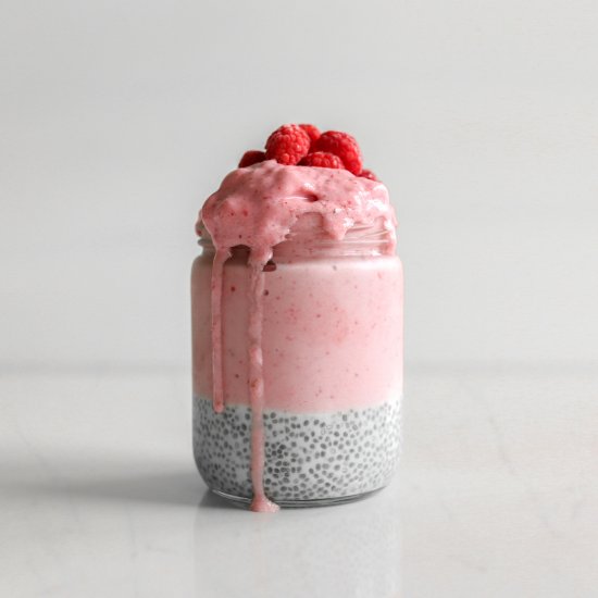 Strawberry Smoothie & Chia Pudding