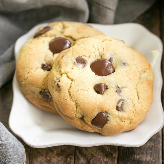 Levain Bakery Chocolate Chip Cookie