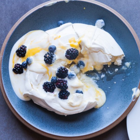 Lemon Yogurt Pavlova