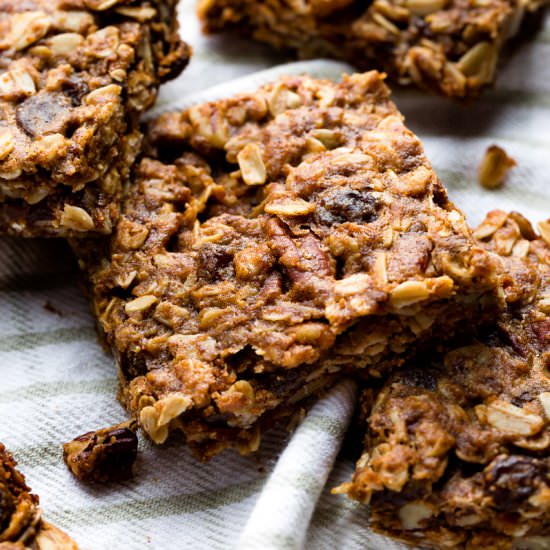 Oatmeal Raisin Cookie Granola Bars