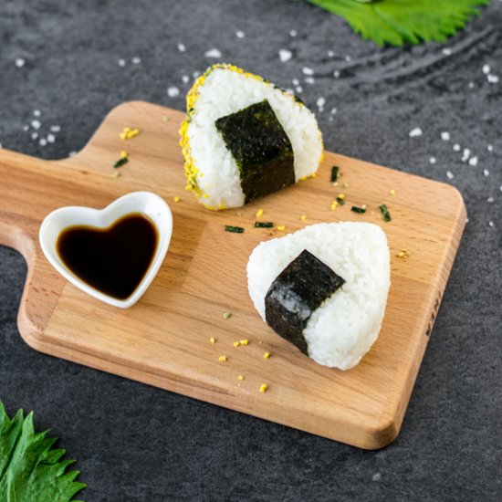 How to Make Onigiri (Rice Balls)