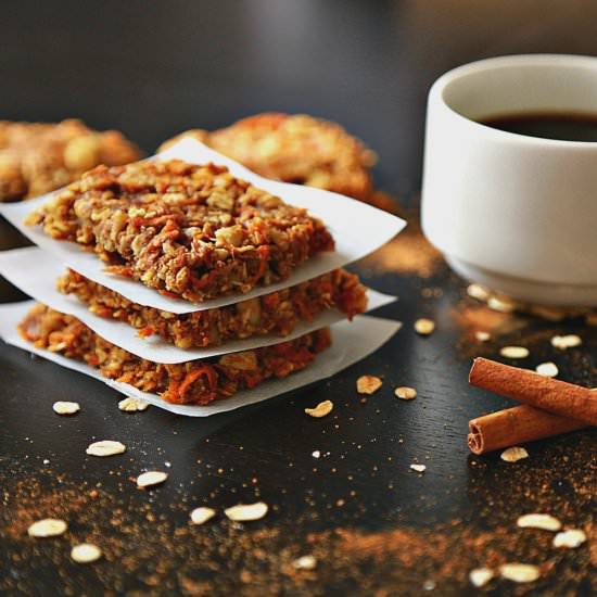 Healthy Carrot Cake Oatmeal Bars