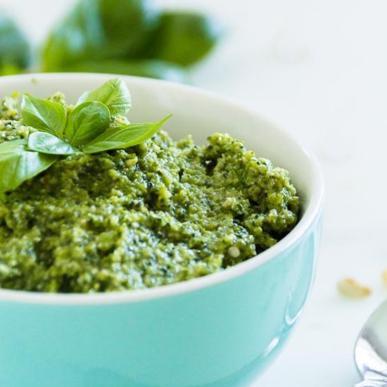 Low-Carb Broccoli Pesto Sauce