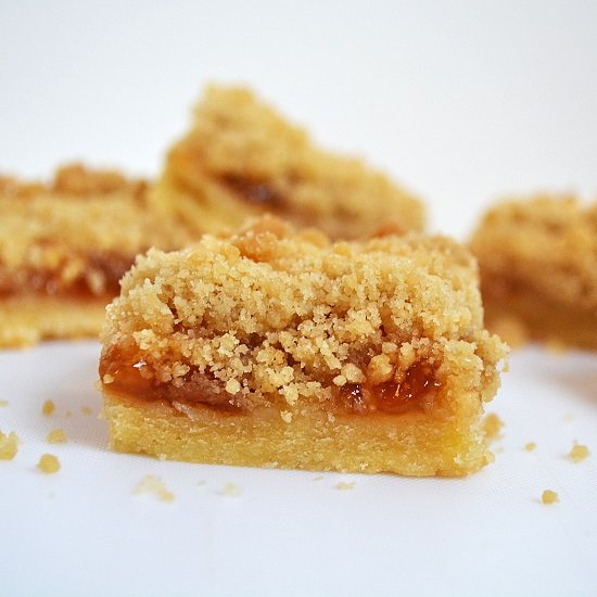 Apricot Shortbread Crumble Slice