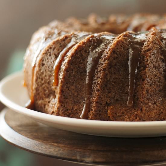 Apple Cinnamon Cake with Caramel