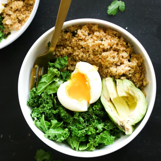 Spicy Quinoa Breakfast Bowl