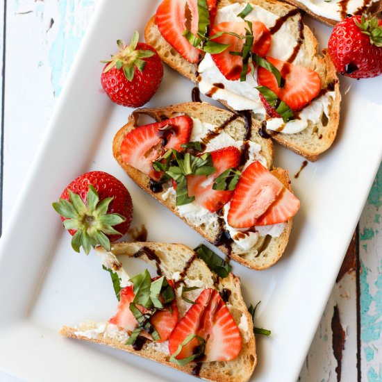 Strawberry Basil Ricotta Bruschetta