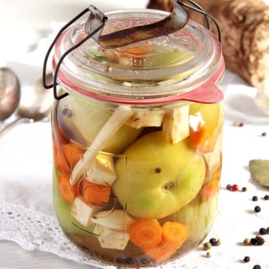 Green (Unripe) Tomato Pickles