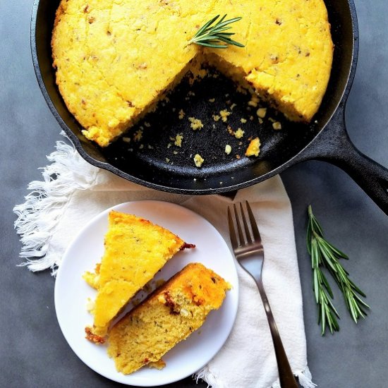 Sundried Tomato Skillet Cornbread