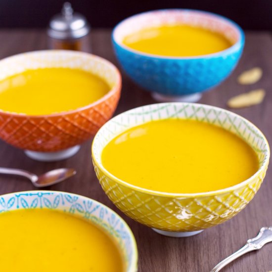 Soup with curry and coconut milk