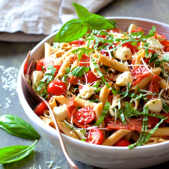 Caprese Pizza Pasta Salad