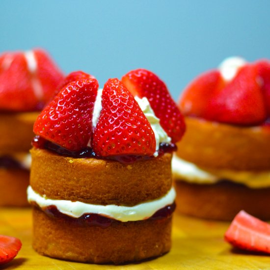 Individual Victoria Sandwich