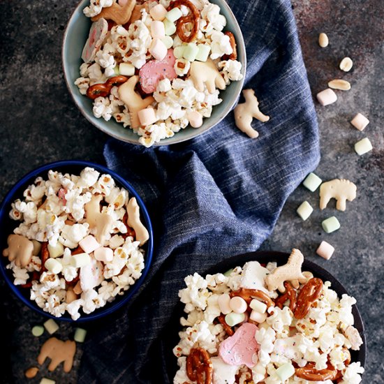 Animal Cookie Snack Mix