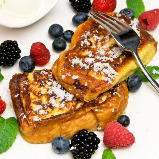 French toast with summer fruits