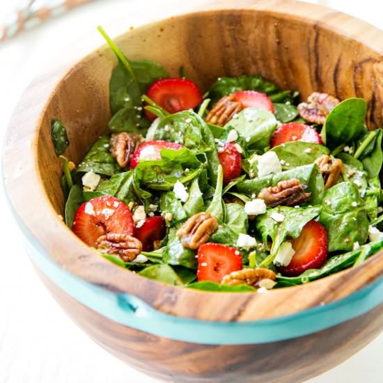 Strawberry Pecan Spinach Salad