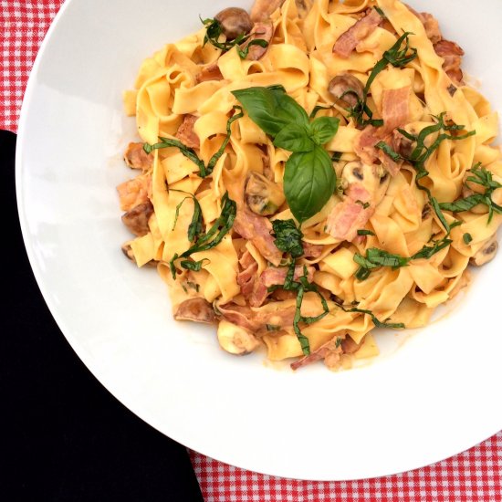 Simple bacon mushroom pasta