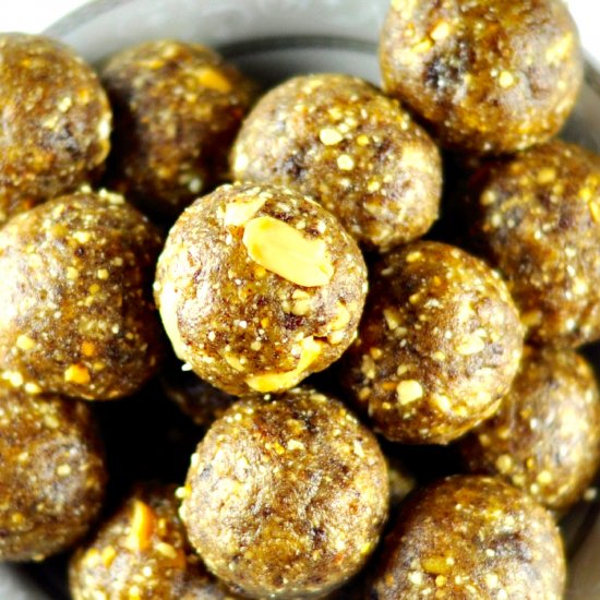 Ragi Ladoo with Jaggery