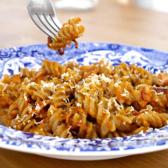 Red Pesto and Pancetta Pasta