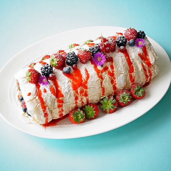 Pavlova Roulade