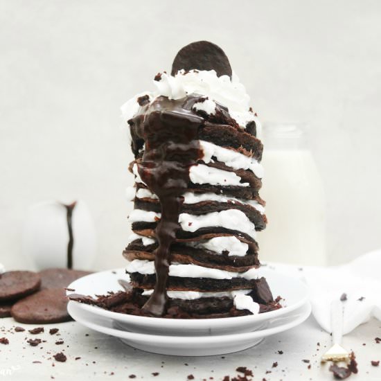 Healthy Oreo Pancakes