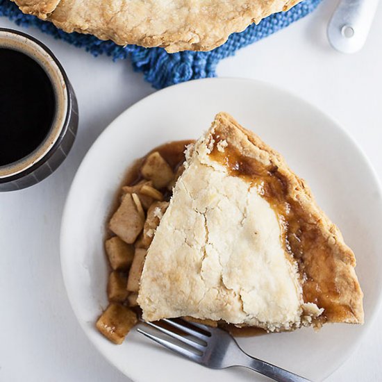 Rustic Old-Fashioned Apple Pie