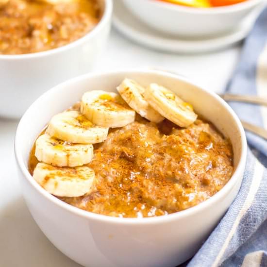 Slow cooker maple cinnamon oatmeal