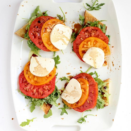 Caprese Arugula Salad