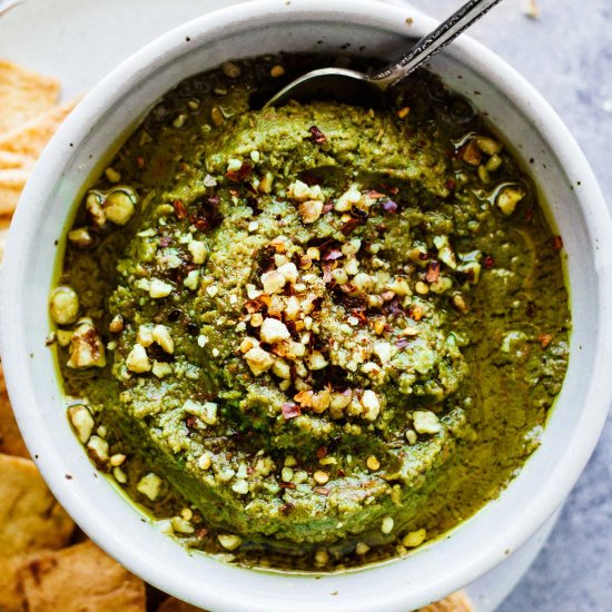 5-Minute Green Hummus