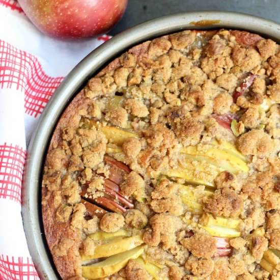 Apple Chai Spiced Crumb Cake